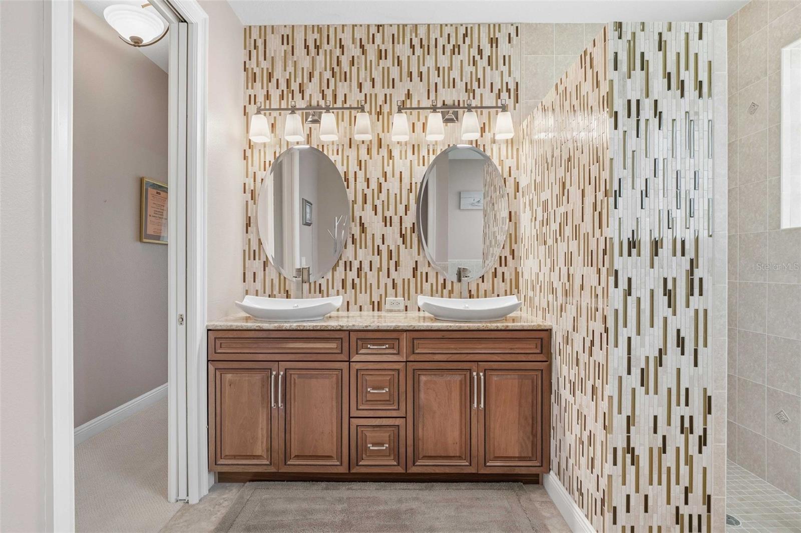 8426 CHARLESTON DR, WEEKI WACHEE, FL, 34613