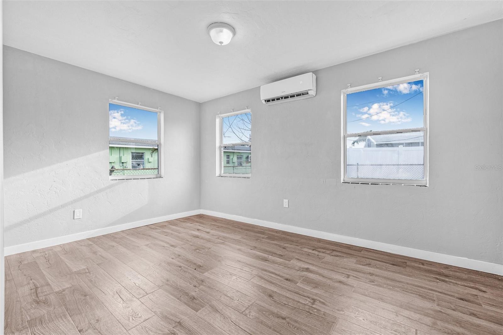 30 LYNN WAY, MADEIRA BEACH, FL, 33708