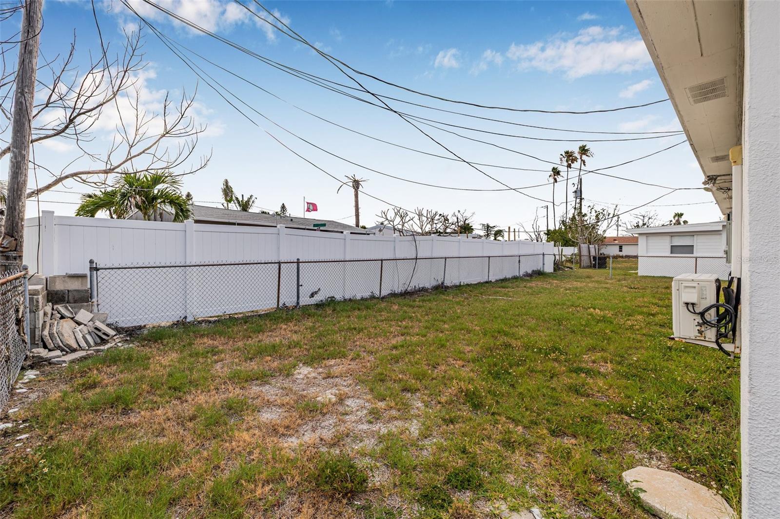 30 LYNN WAY, MADEIRA BEACH, FL, 33708