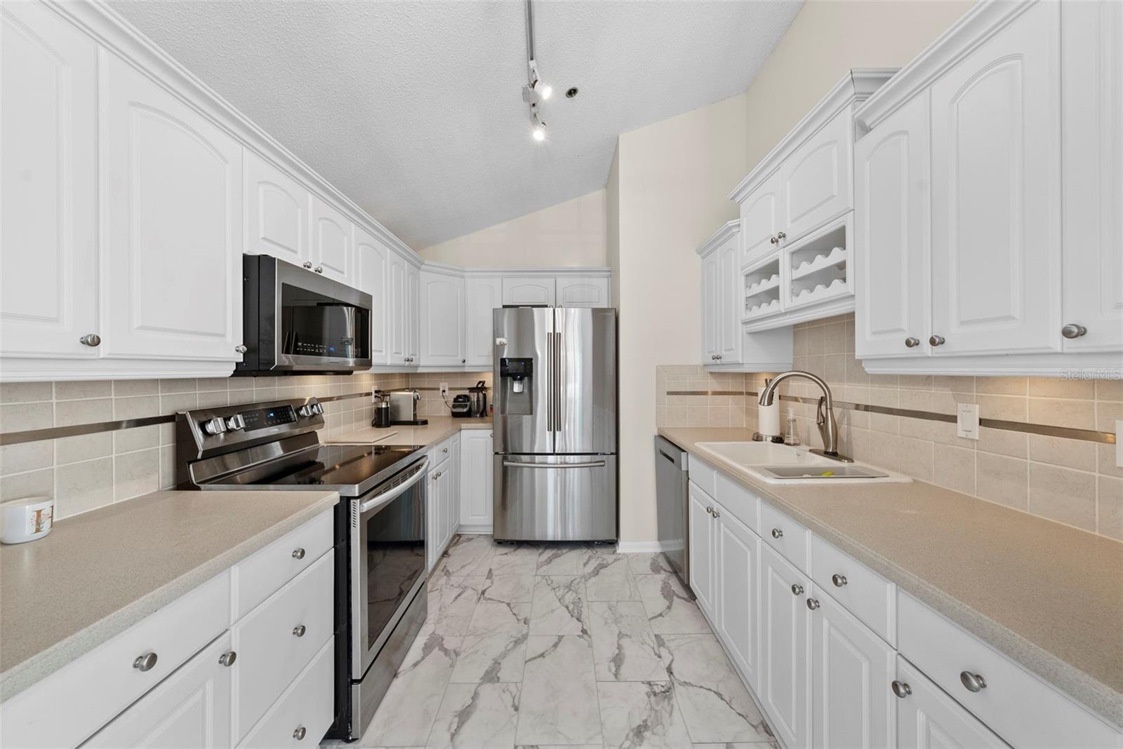 3002 W CLEVELAND ST #B10, TAMPA, FL, 33609