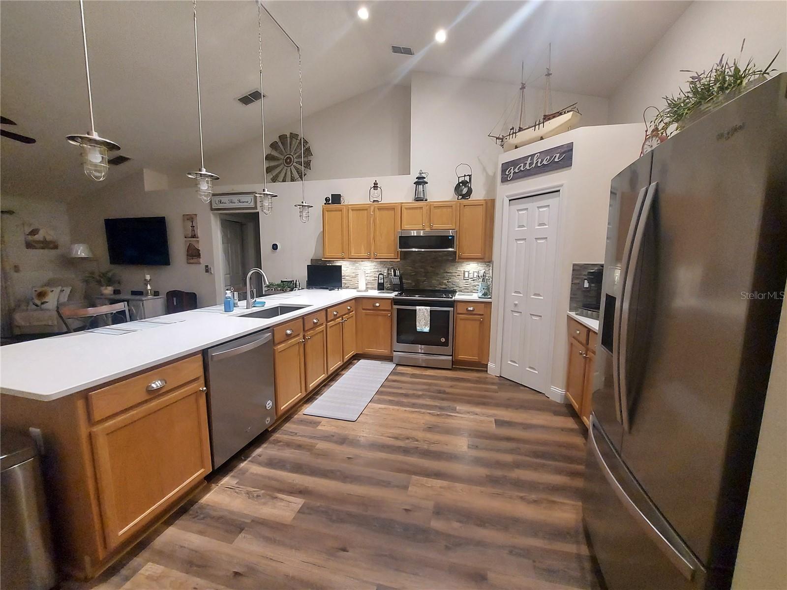 2236 LAKE POINTE CIR, LEESBURG, FL, 34748