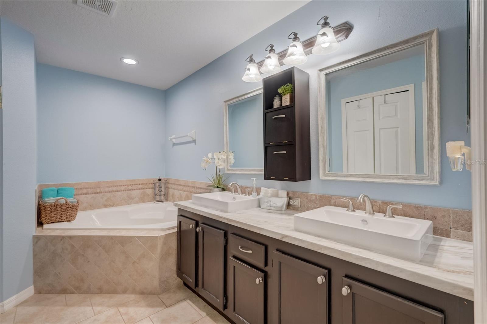 2236 LAKE POINTE CIR, LEESBURG, FL, 34748