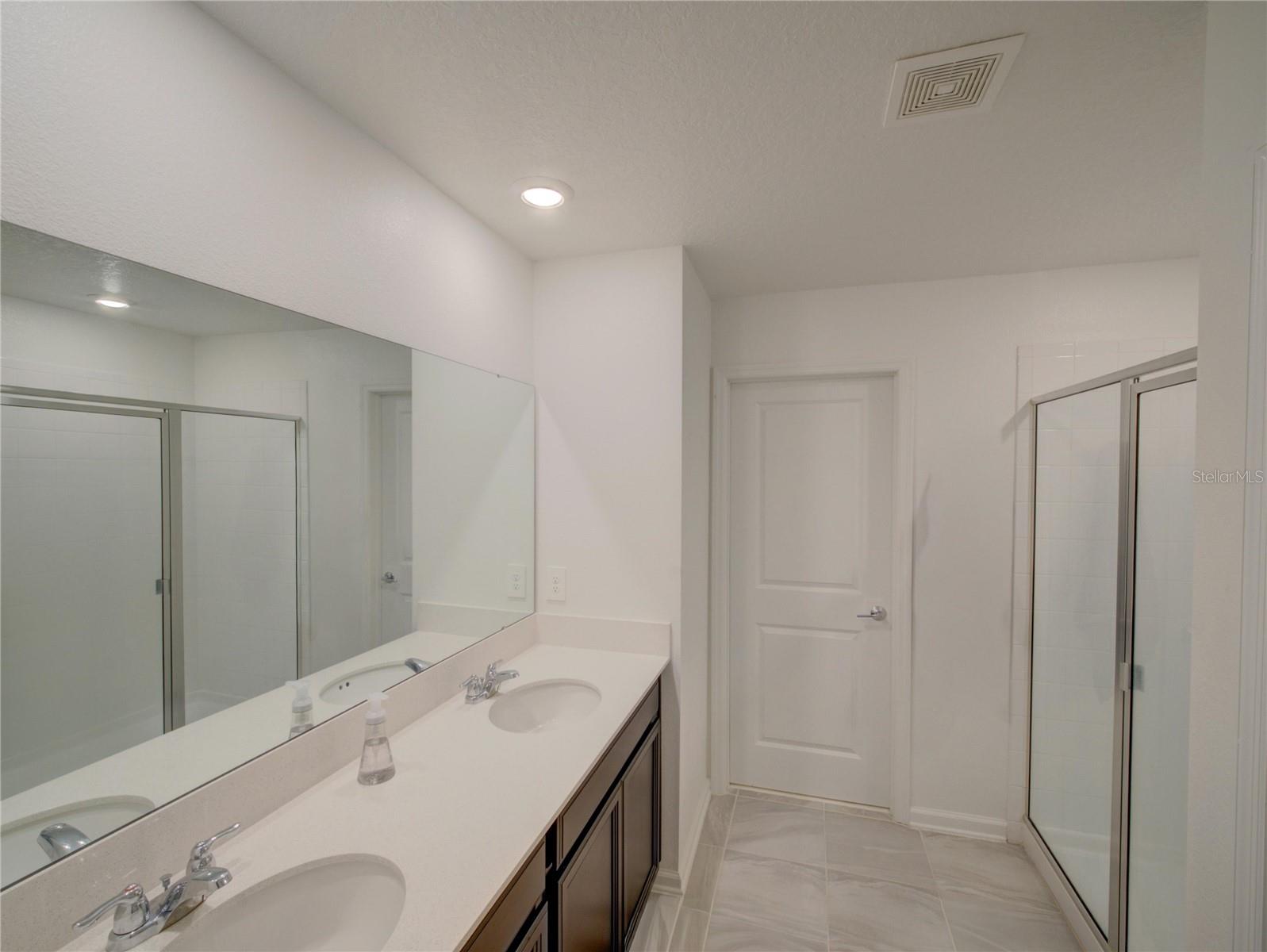 33622 SKY BLOSSOM CIR, LEESBURG, FL, 34788