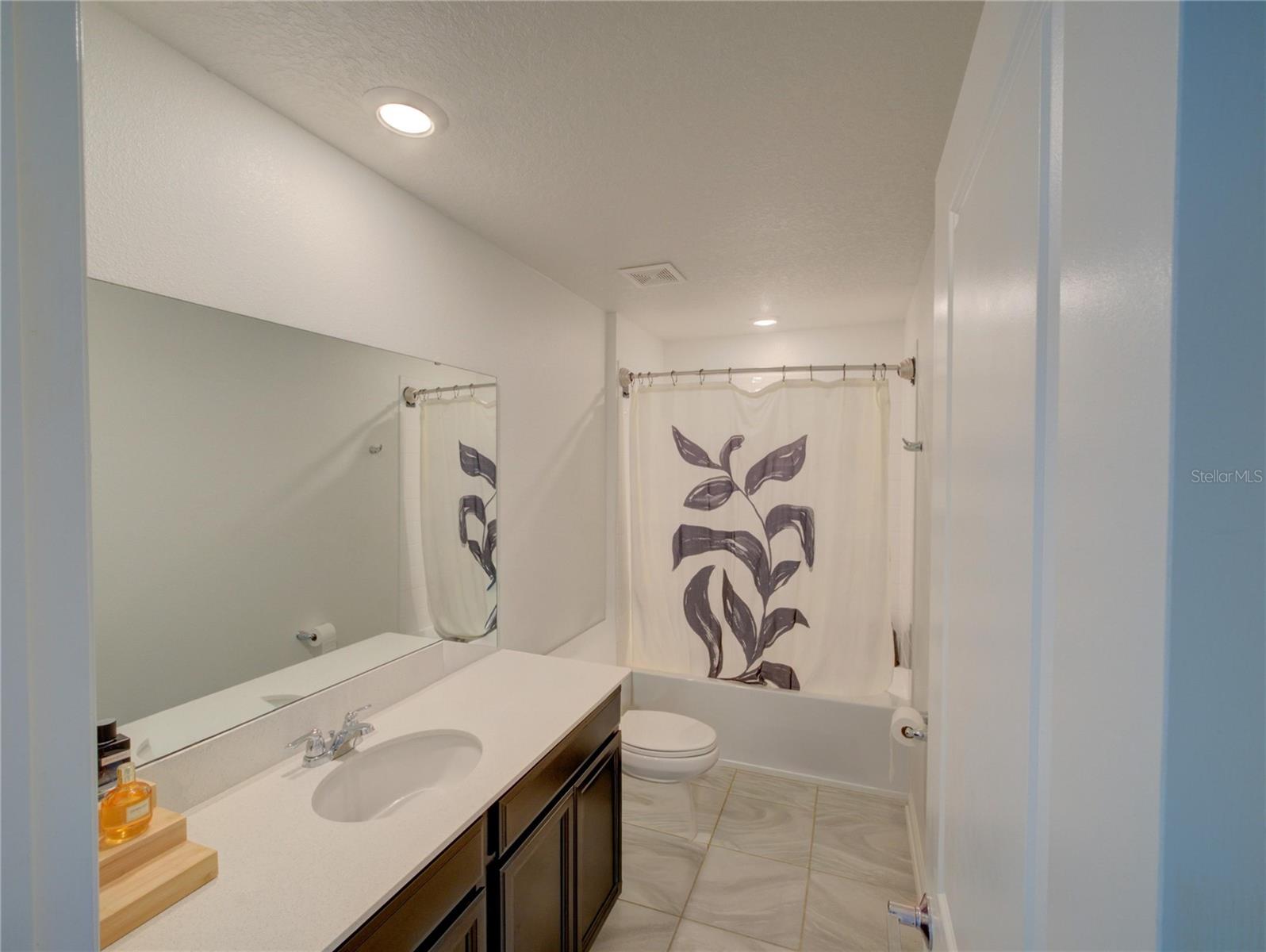 33622 SKY BLOSSOM CIR, LEESBURG, FL, 34788