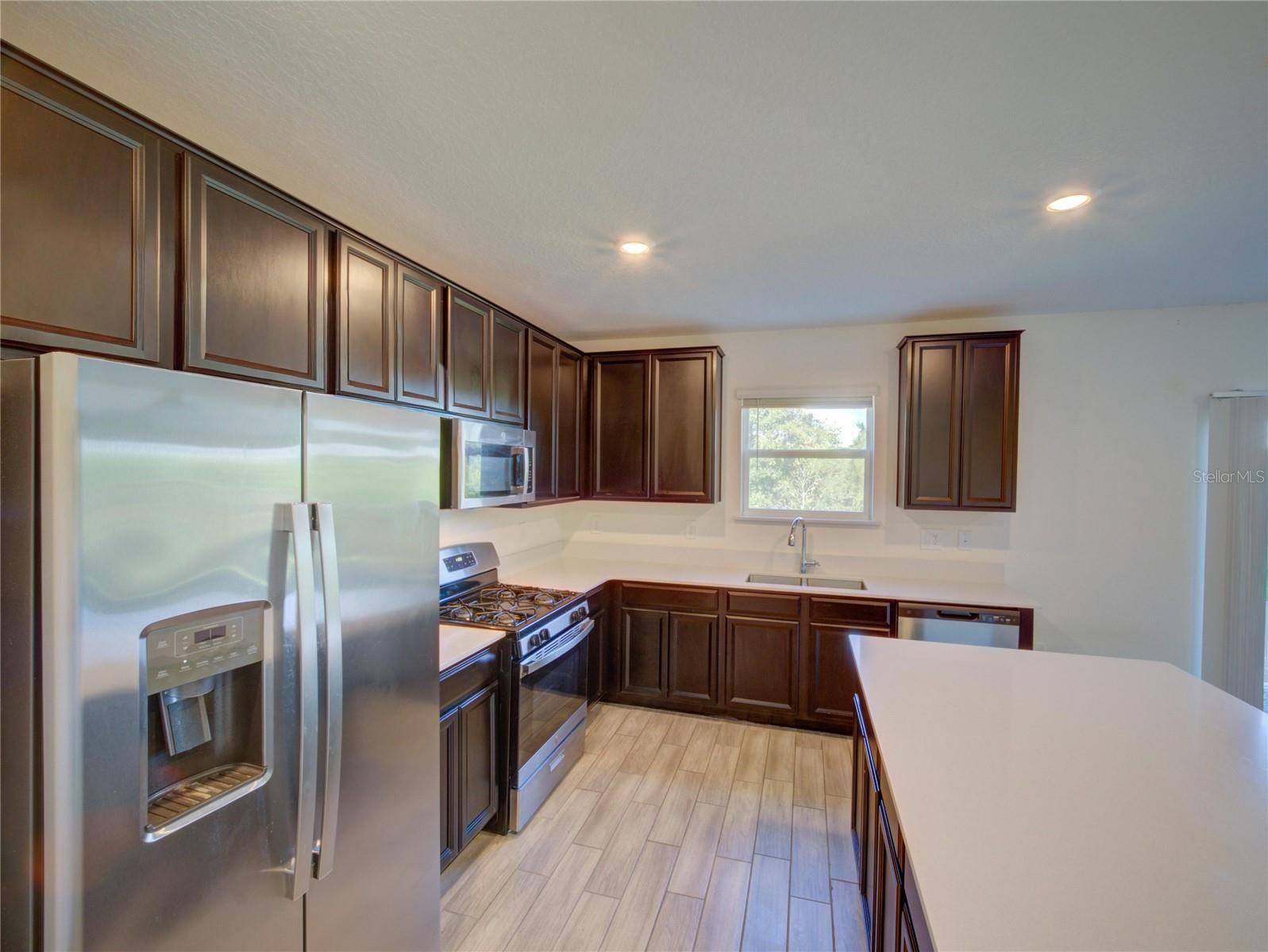 33622 SKY BLOSSOM CIR, LEESBURG, FL, 34788