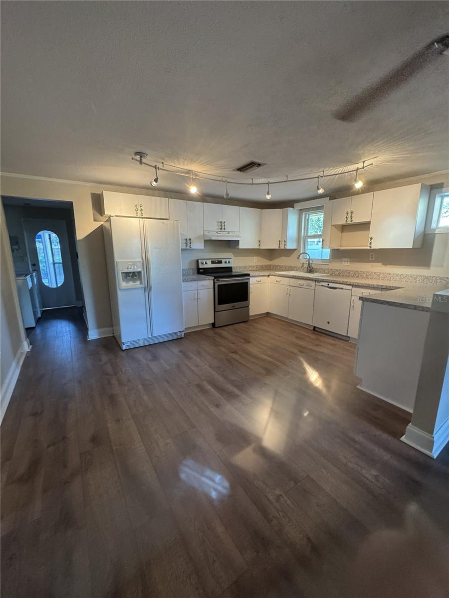 2380 BAY ST, SARASOTA, FL, 34237