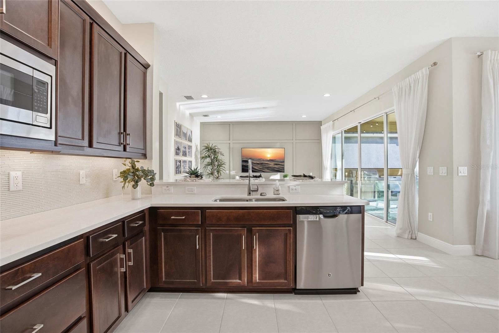 30600 CHESAPEAKE BAY DR, WESLEY CHAPEL, FL, 33543