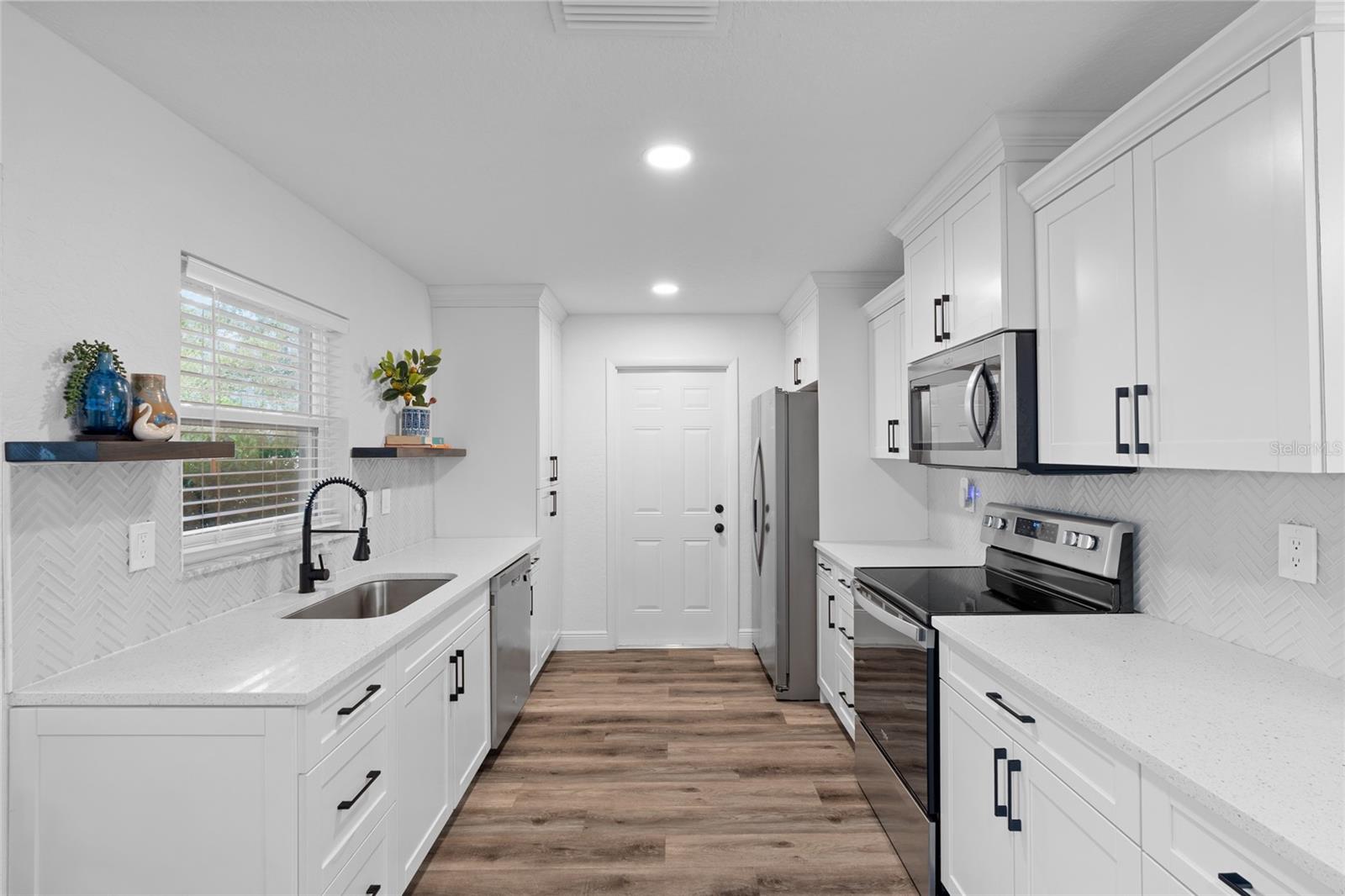 3229 PARKWAY PL, PALM HARBOR, FL, 34684