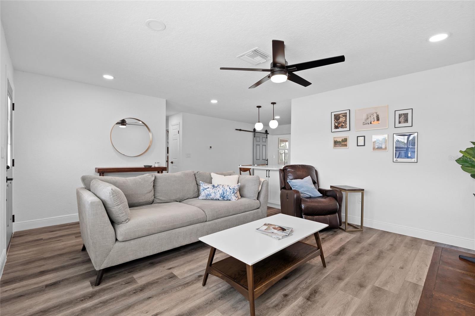 3229 PARKWAY PL, PALM HARBOR, FL, 34684