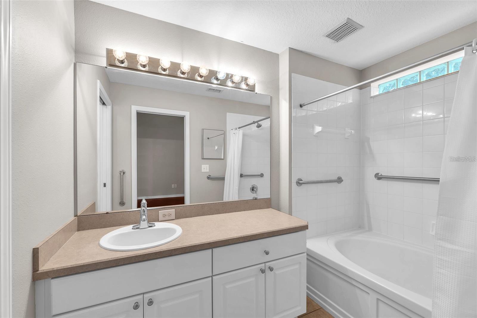 5903 WRENWATER DR, LITHIA, FL, 33547