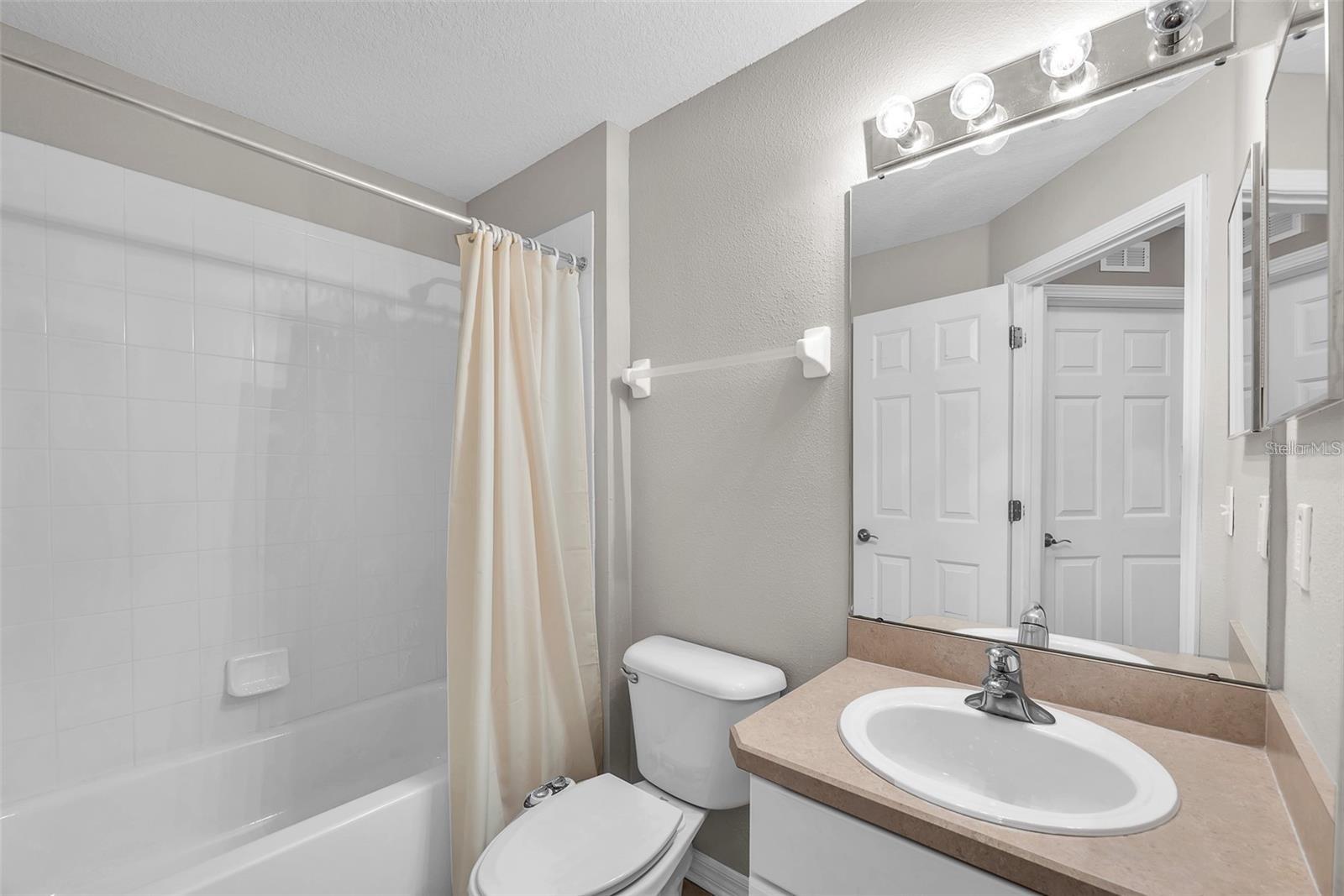 5903 WRENWATER DR, LITHIA, FL, 33547