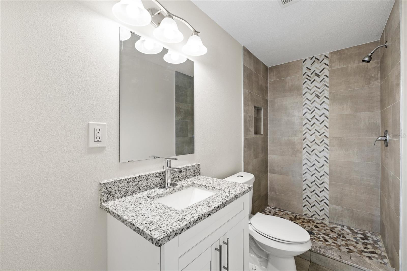 11720 N EDISON AVE, TAMPA, FL, 33612