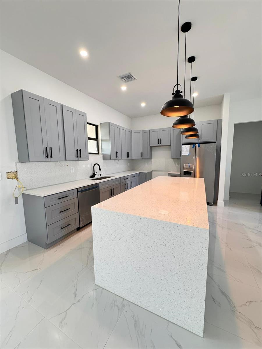 9468 ATTICA CIR, PORT CHARLOTTE, FL, 33981