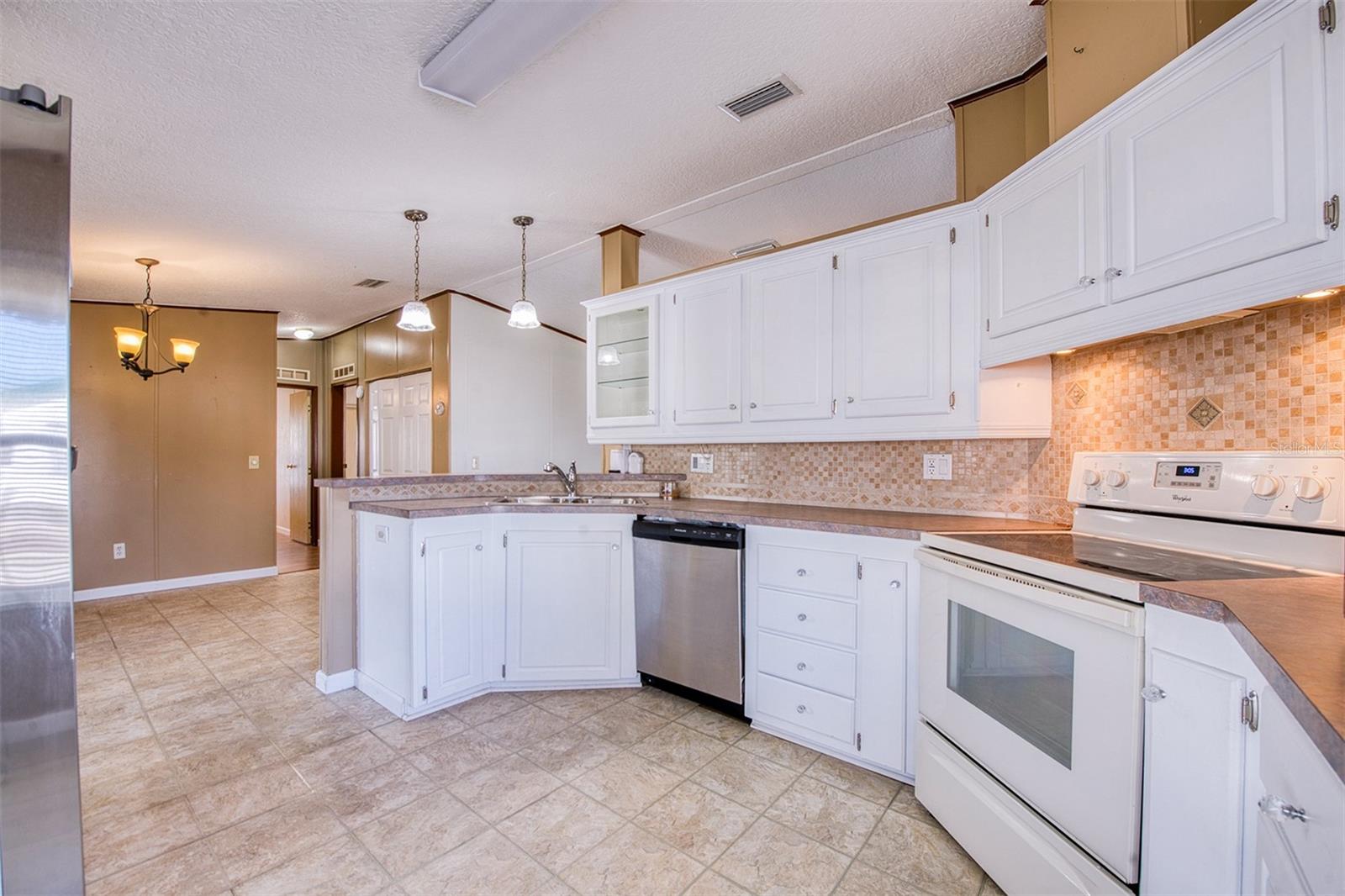 403 BLUE MARLIN DR, OLDSMAR, FL, 34677