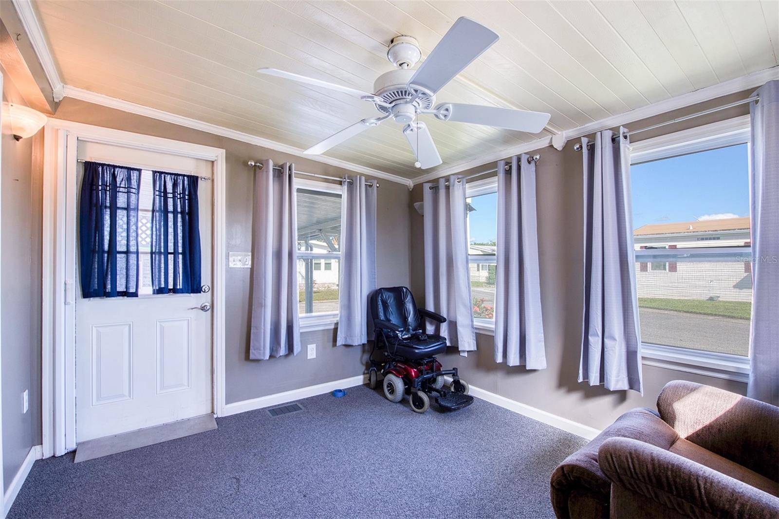 403 BLUE MARLIN DR, OLDSMAR, FL, 34677