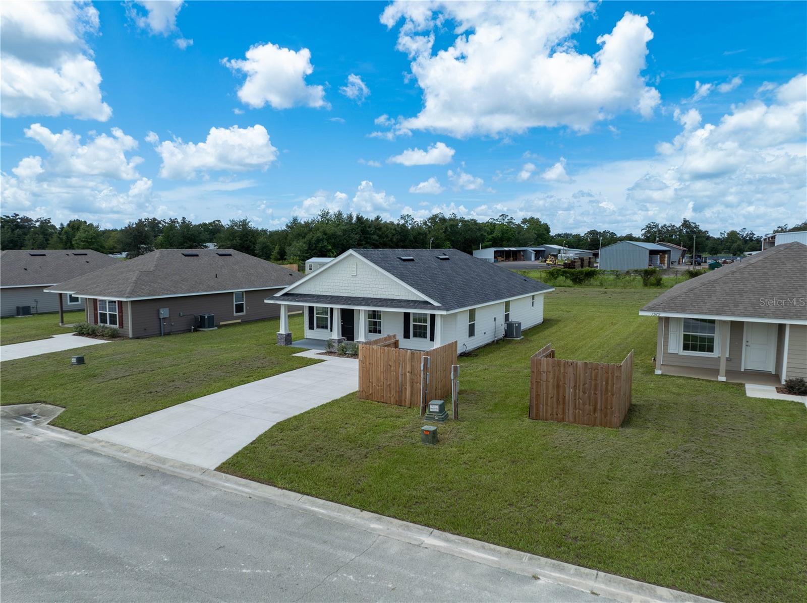 1955 N ROBERTS TRL, BELL, FL, 32619