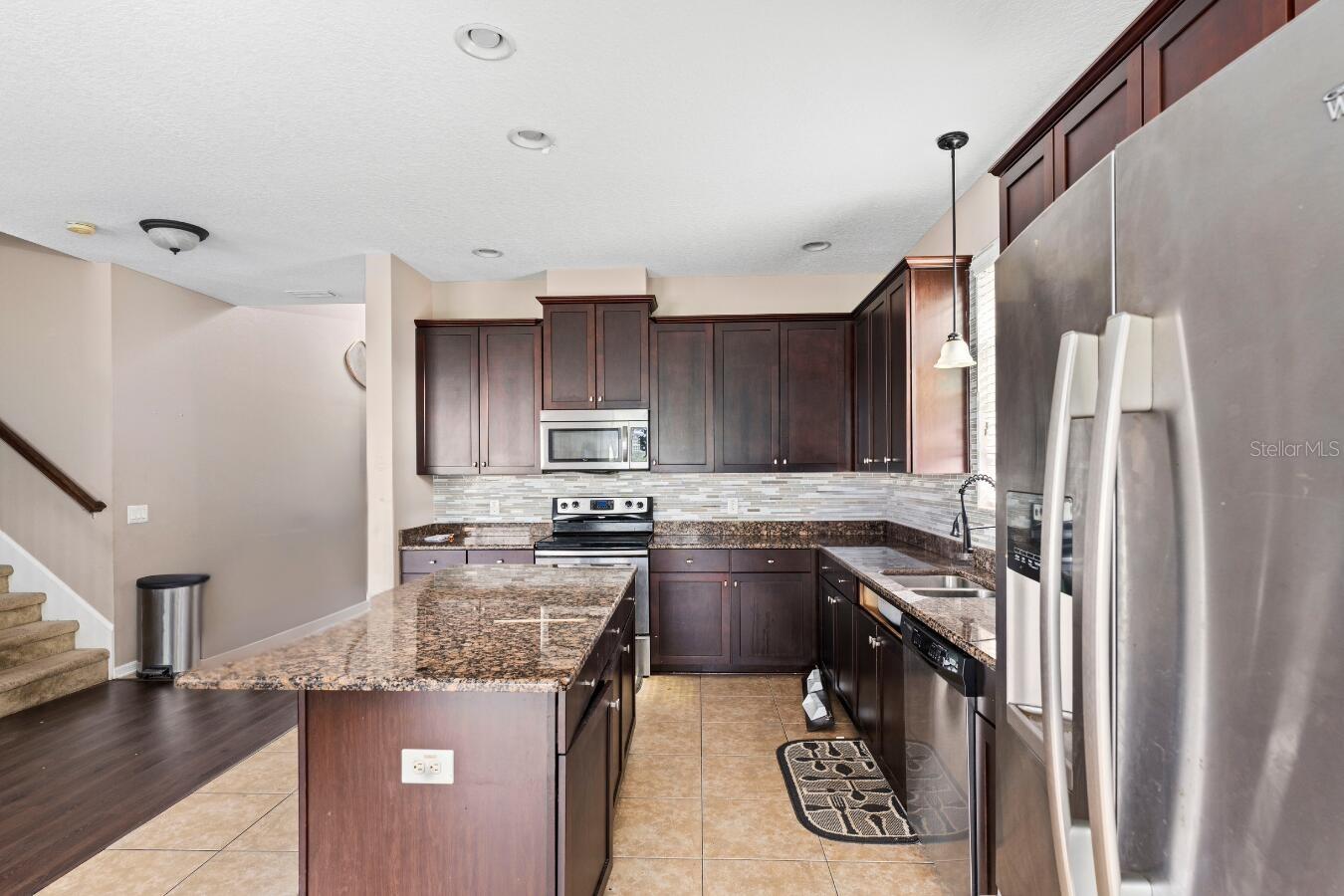 1306 GARDEN STONE LN, BRANDON, FL, 33510