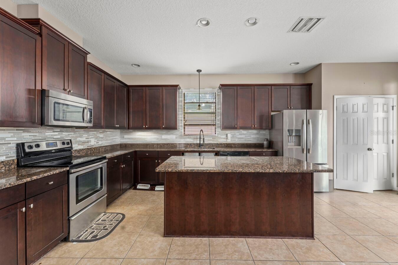 1306 GARDEN STONE LN, BRANDON, FL, 33510