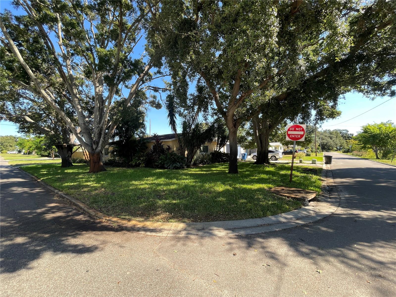 601 56TH ST N, ST PETERSBURG, FL, 33710