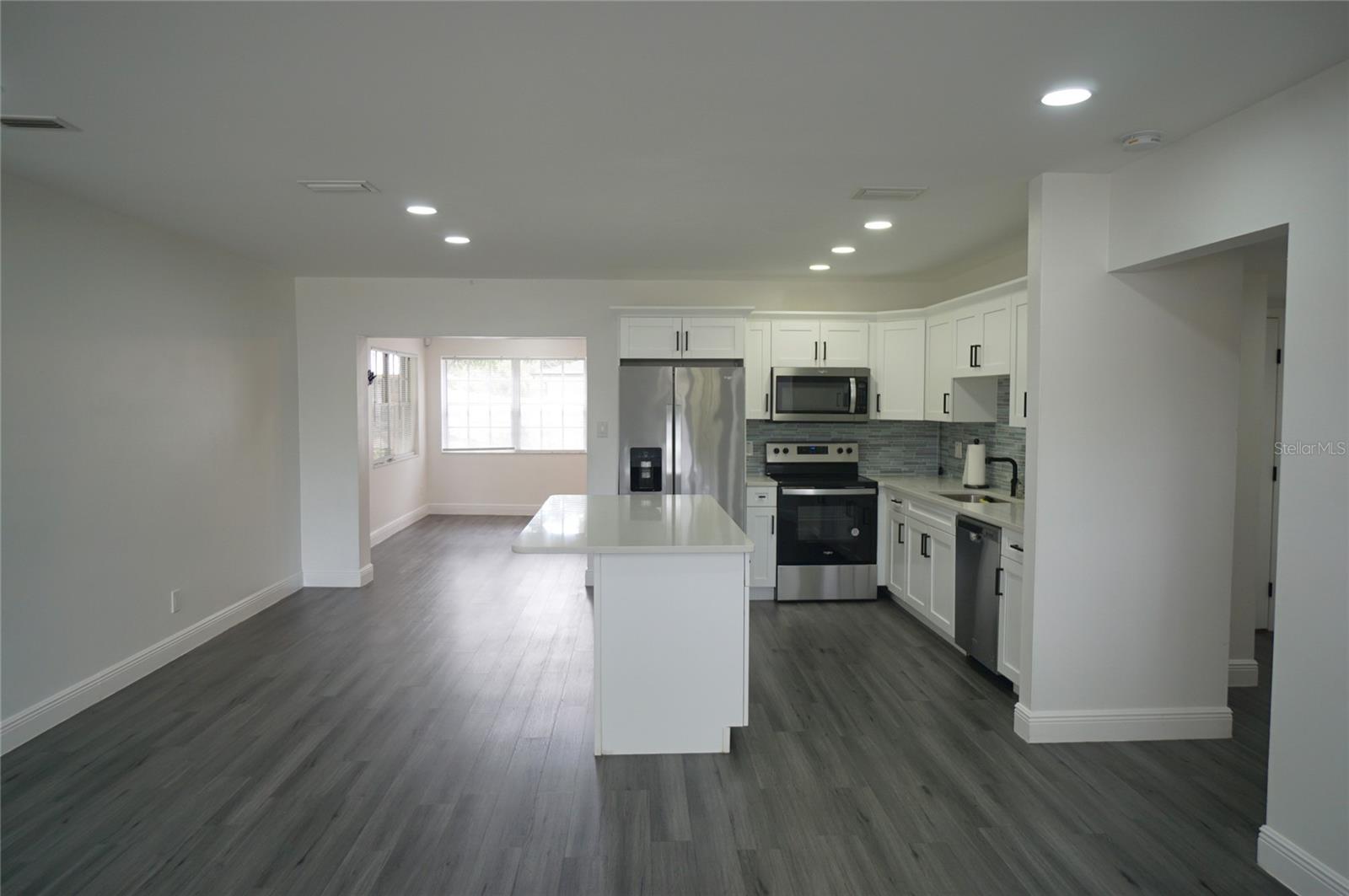 4202 W WISCONSIN AVE, TAMPA, FL, 33616