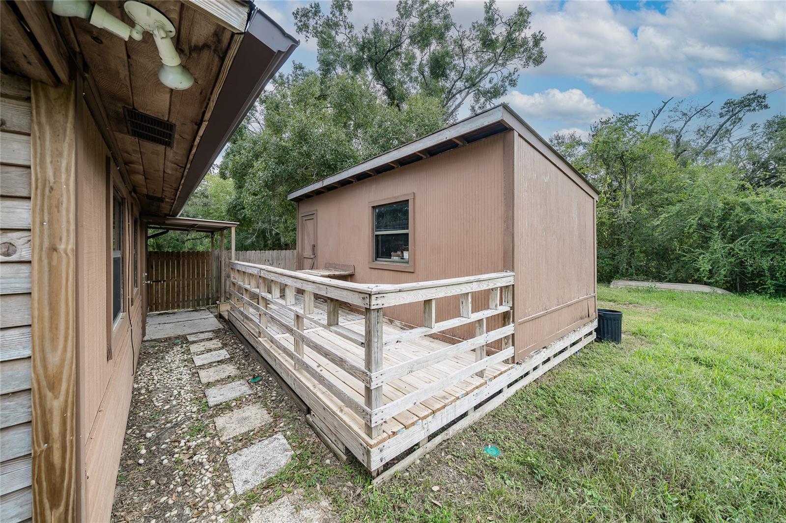 10011 E SLIGH AVE, TAMPA, FL, 33610