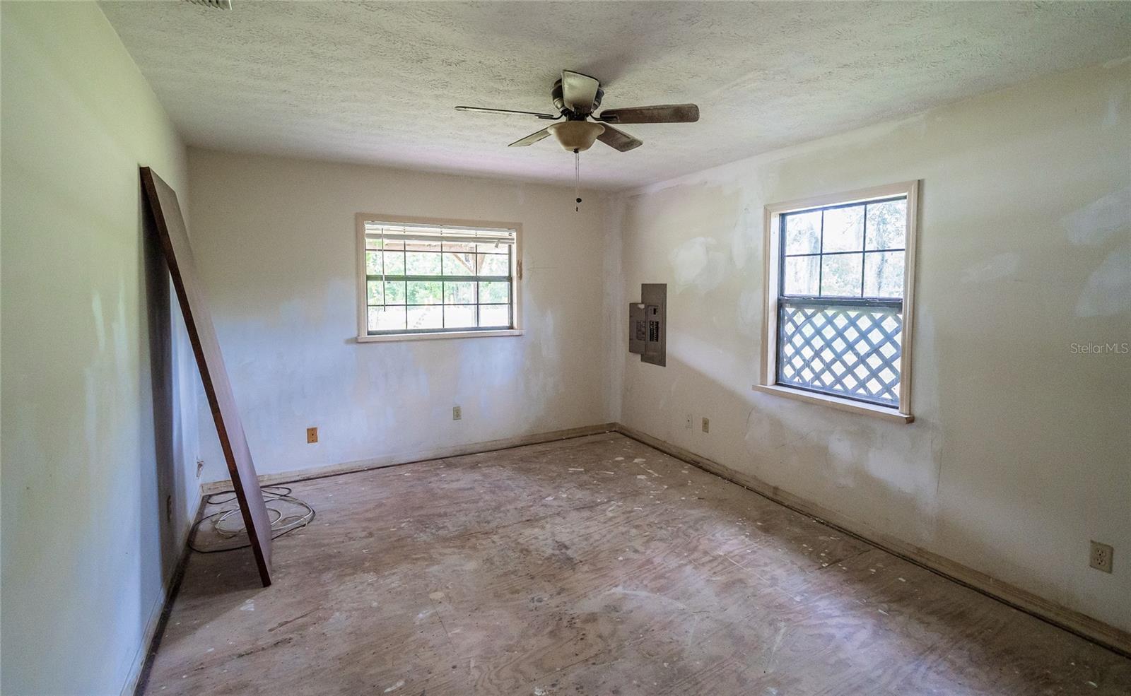 10011 E SLIGH AVE, TAMPA, FL, 33610