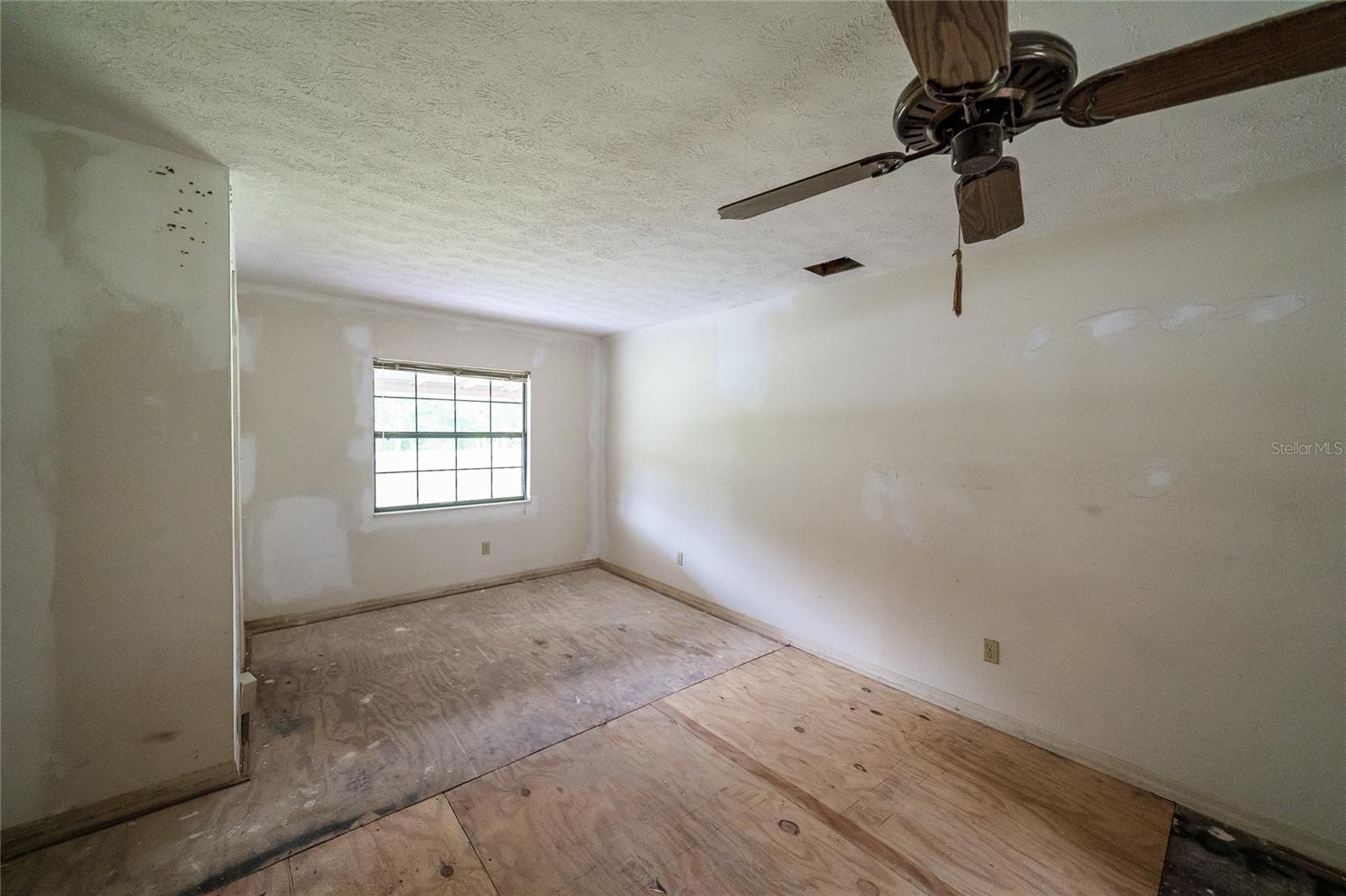 10011 E SLIGH AVE, TAMPA, FL, 33610