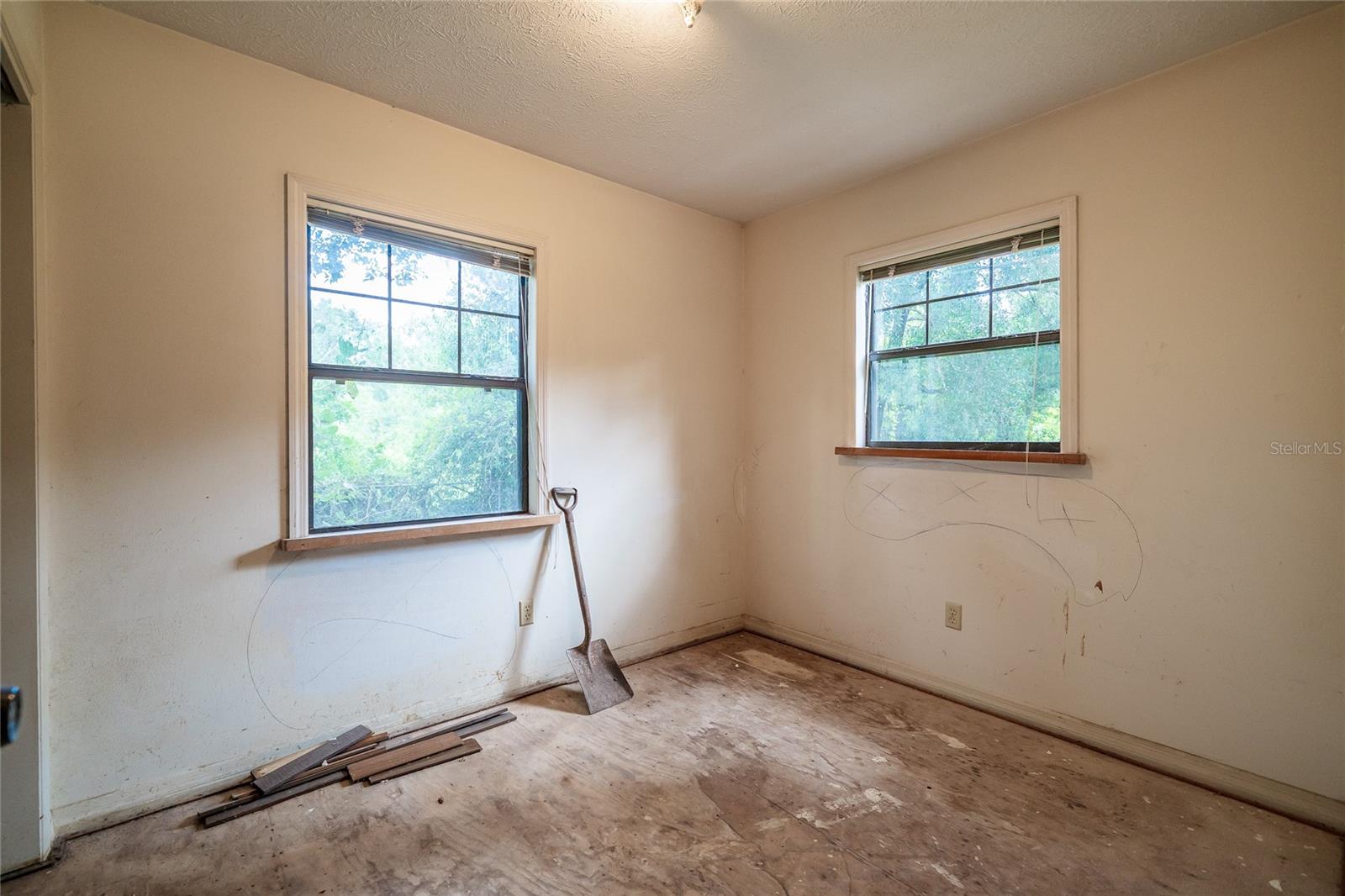 10011 E SLIGH AVE, TAMPA, FL, 33610