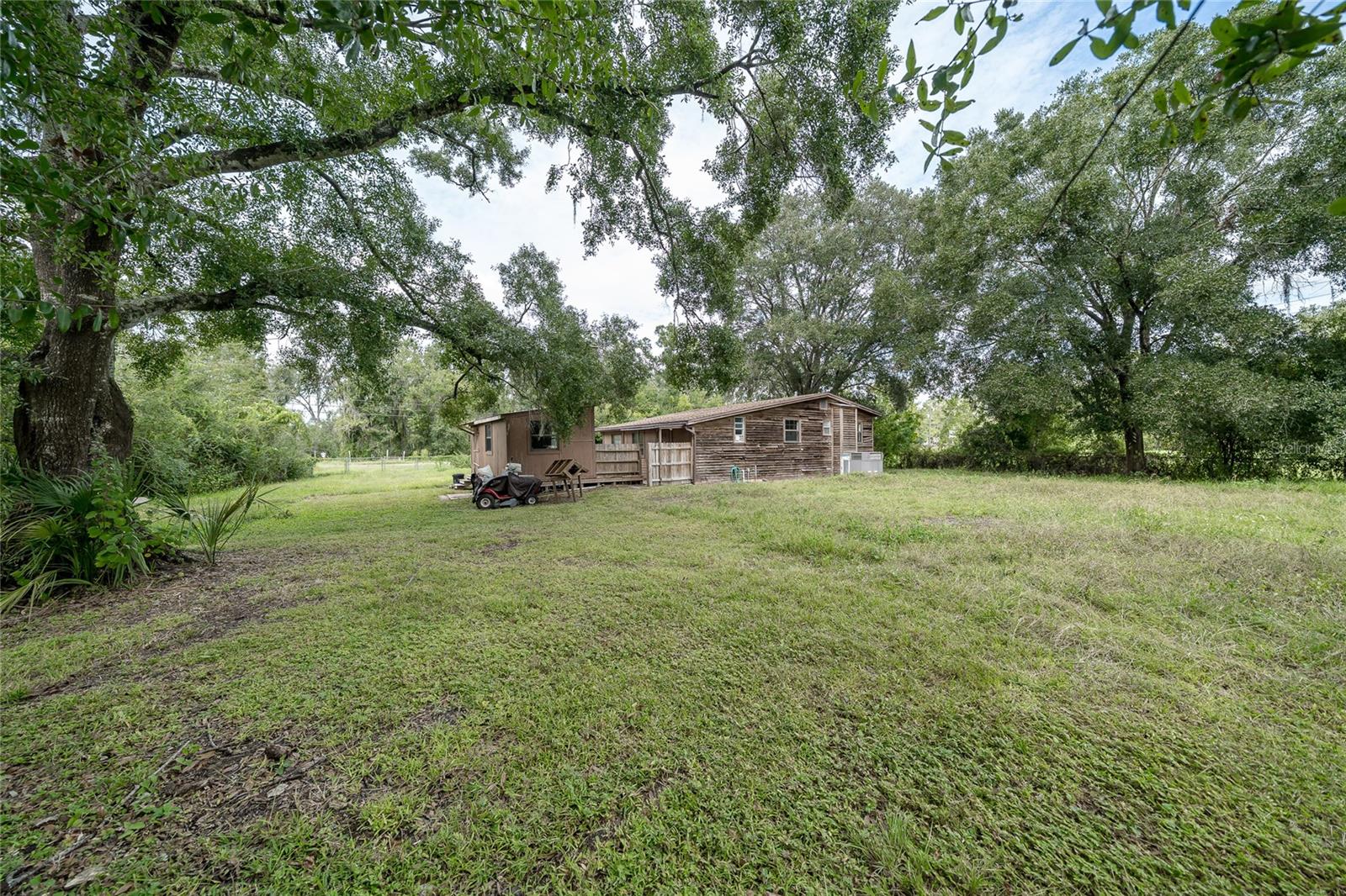 10011 E SLIGH AVE, TAMPA, FL, 33610