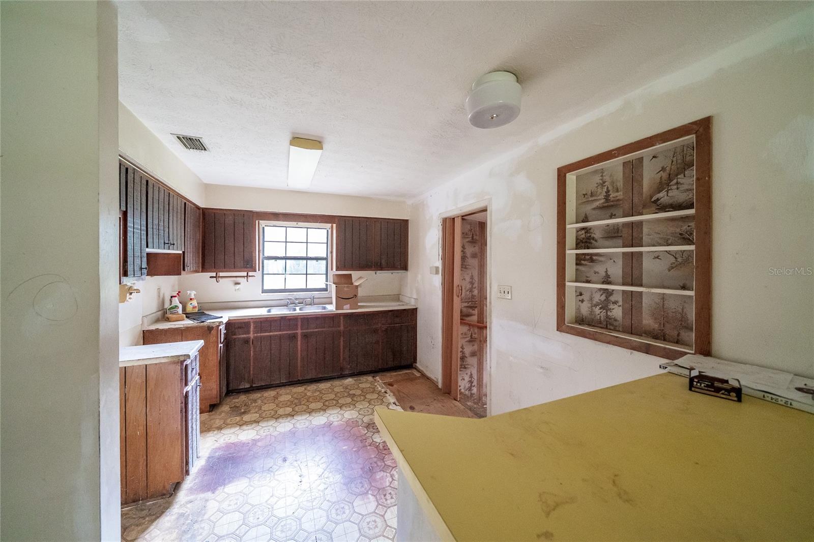 10011 E SLIGH AVE, TAMPA, FL, 33610