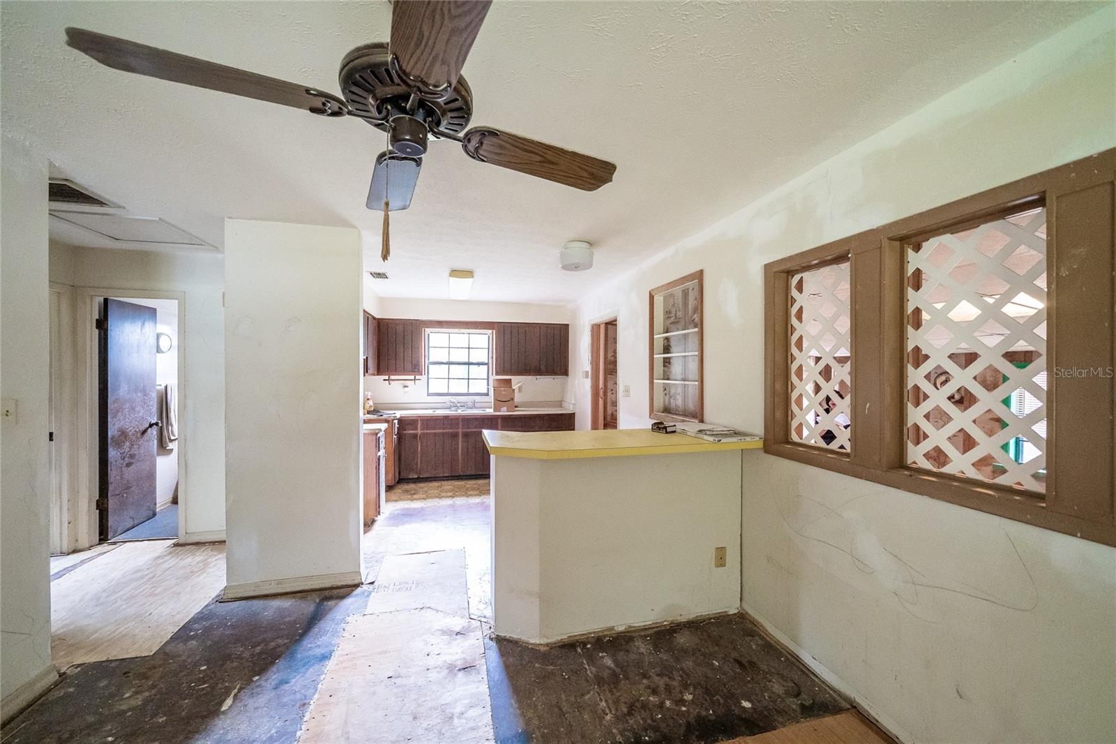 10011 E SLIGH AVE, TAMPA, FL, 33610