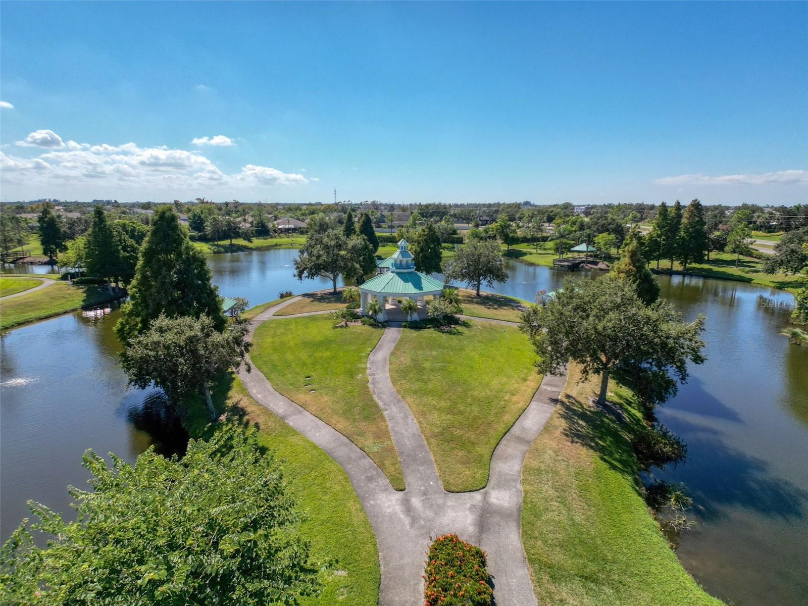 335 COCKLE SHELL LOOP, APOLLO BEACH, FL, 33572