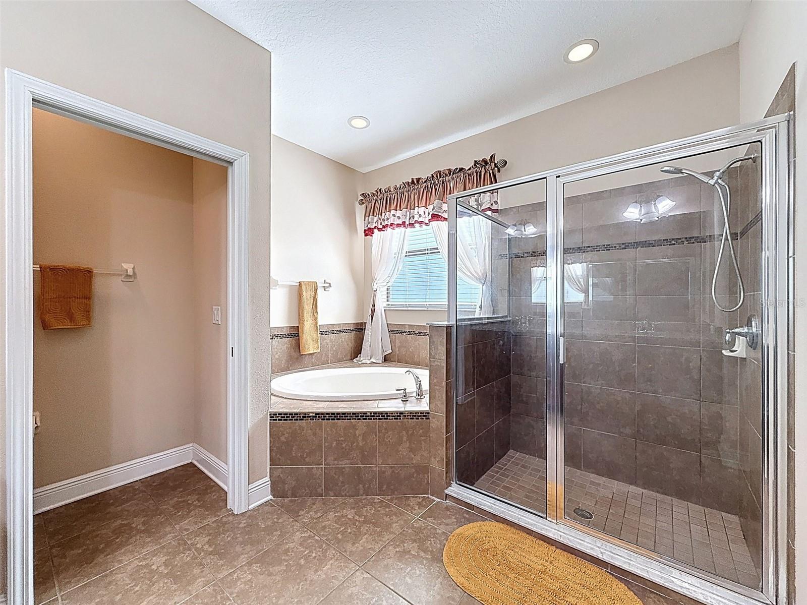 335 COCKLE SHELL LOOP, APOLLO BEACH, FL, 33572