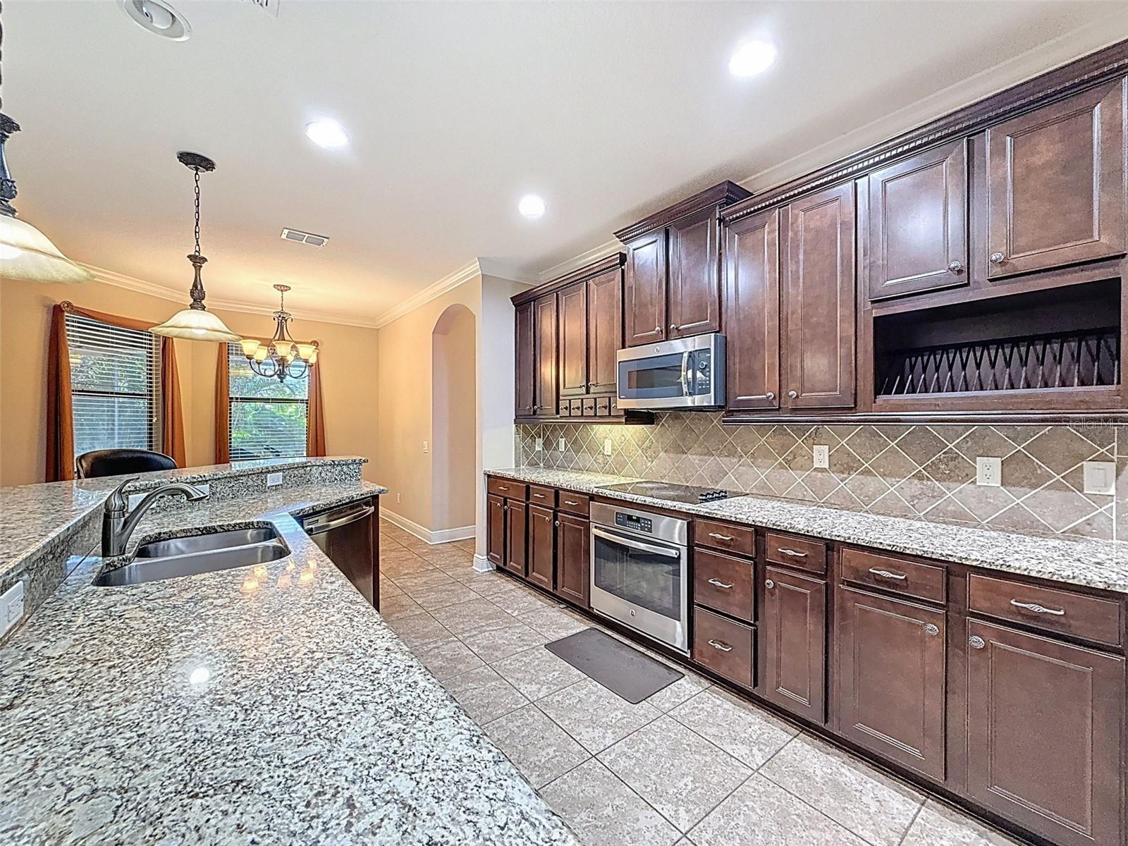 335 COCKLE SHELL LOOP, APOLLO BEACH, FL, 33572