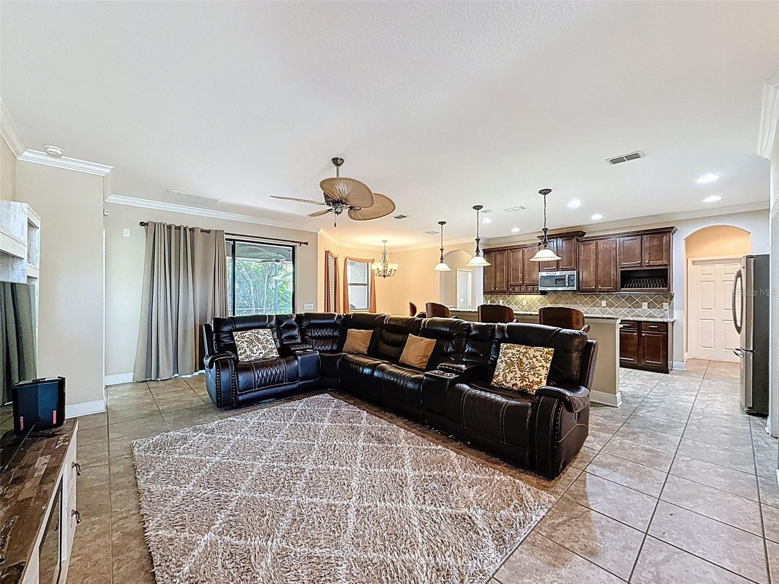 335 COCKLE SHELL LOOP, APOLLO BEACH, FL, 33572