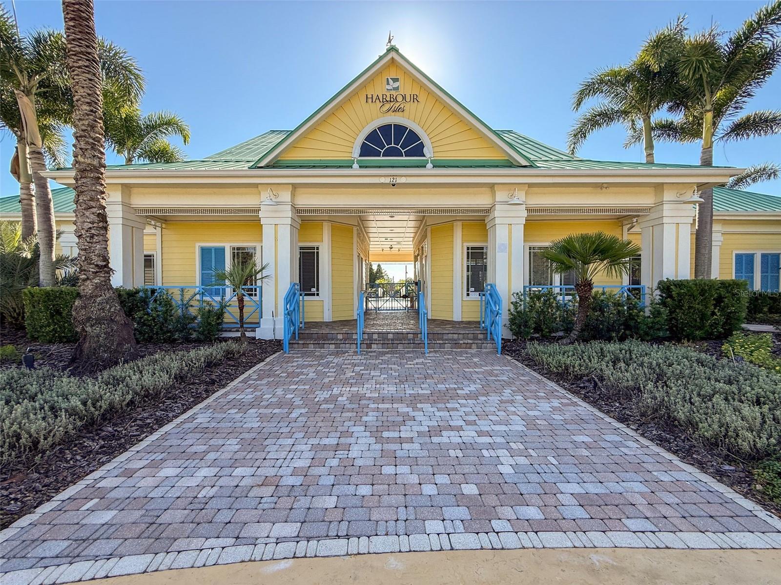 335 COCKLE SHELL LOOP, APOLLO BEACH, FL, 33572