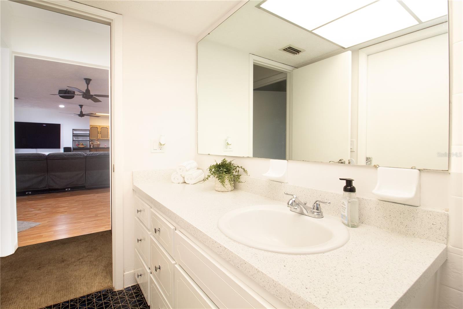 547 OLEANDER WAY S, ST PETERSBURG, FL, 33707