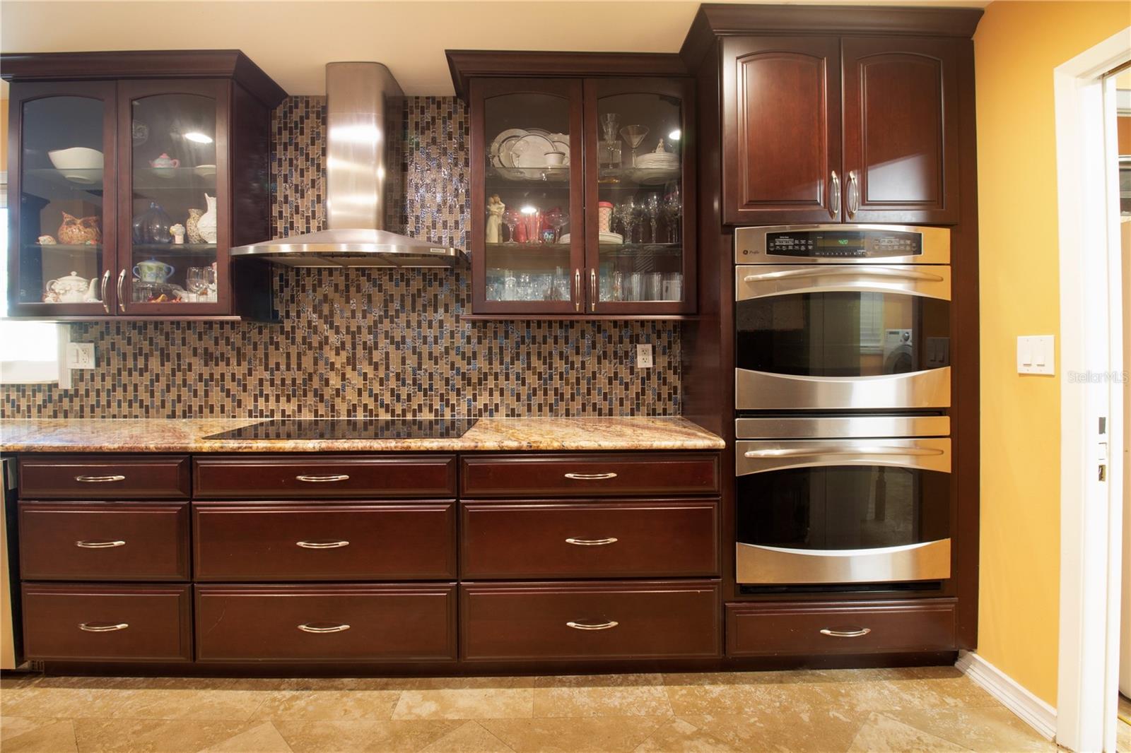 547 OLEANDER WAY S, ST PETERSBURG, FL, 33707