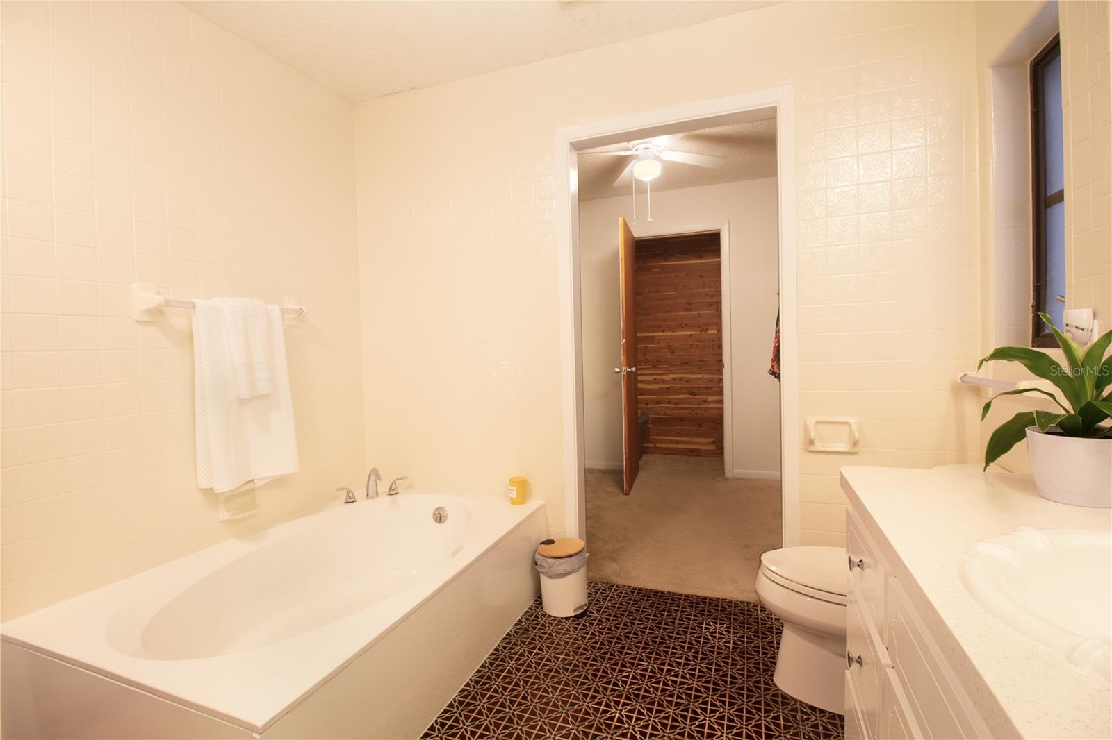 547 OLEANDER WAY S, ST PETERSBURG, FL, 33707