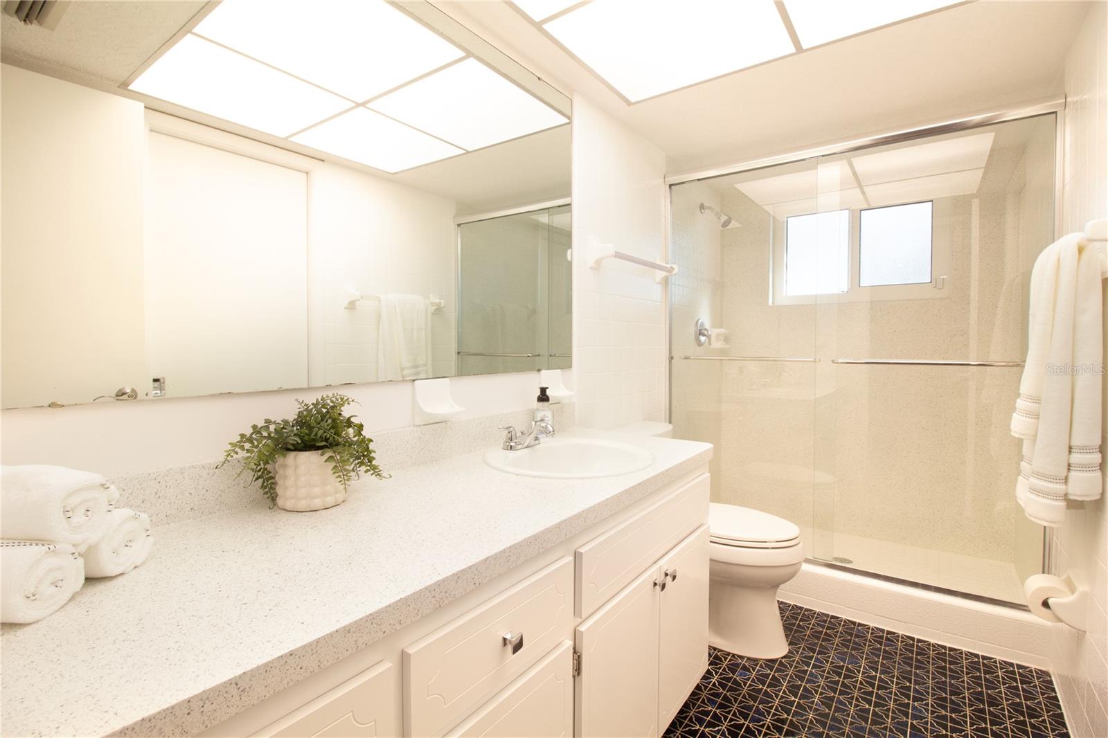 547 OLEANDER WAY S, ST PETERSBURG, FL, 33707