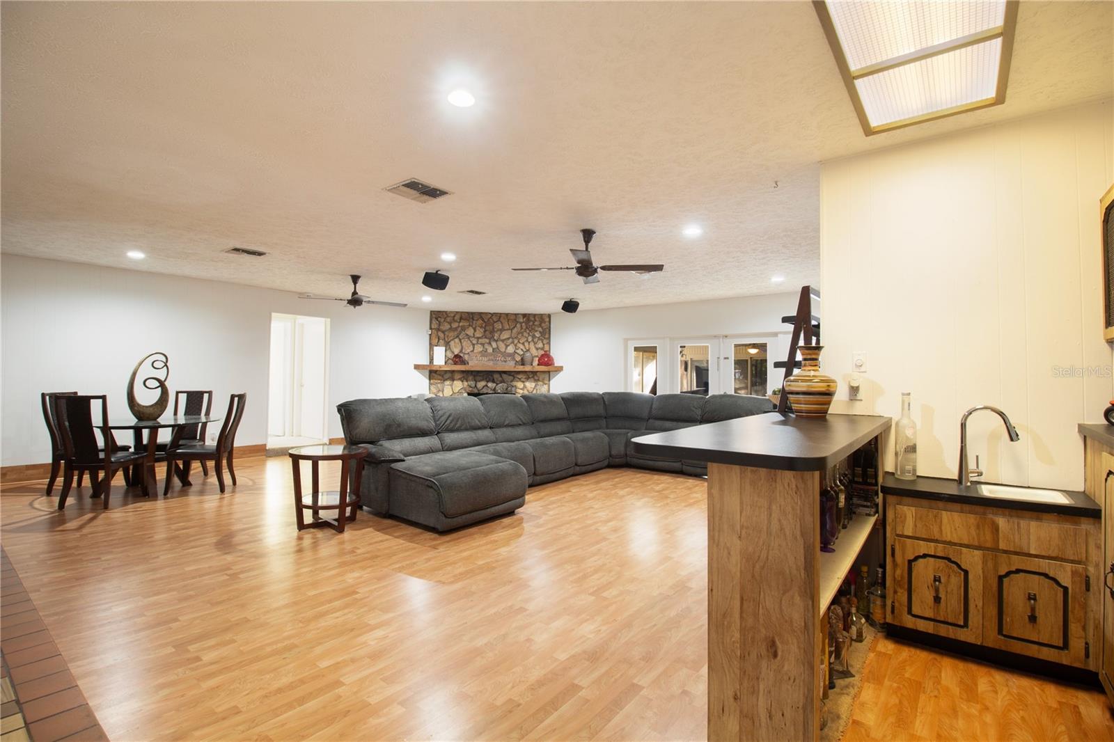 547 OLEANDER WAY S, ST PETERSBURG, FL, 33707