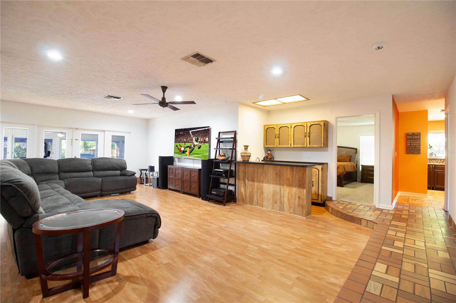 547 OLEANDER WAY S, ST PETERSBURG, FL, 33707