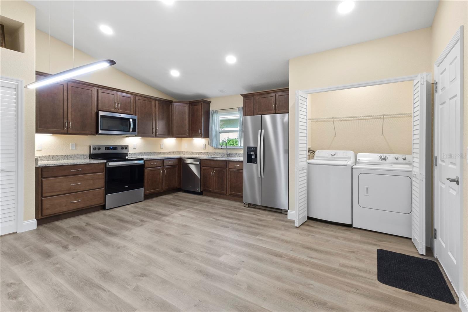 12 SEMINOLE AVE, PALM COAST, FL, 32137