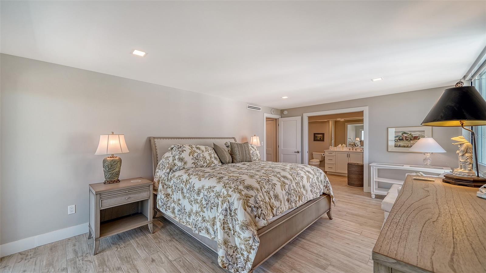 2295 GULF OF MEXICO DR #115S, LONGBOAT KEY, FL, 34228