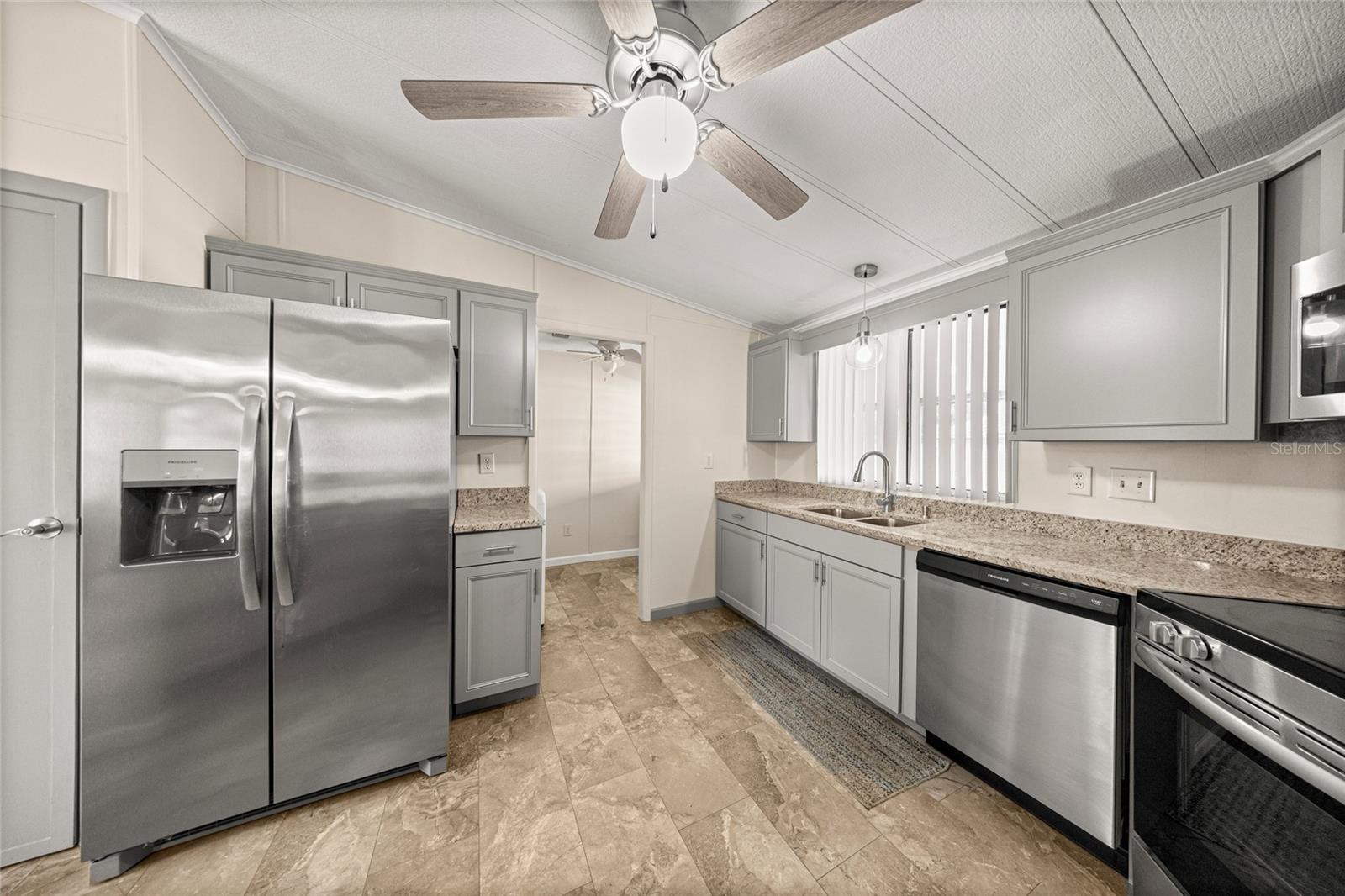 712 DEVON DR, LADY LAKE, FL, 32159