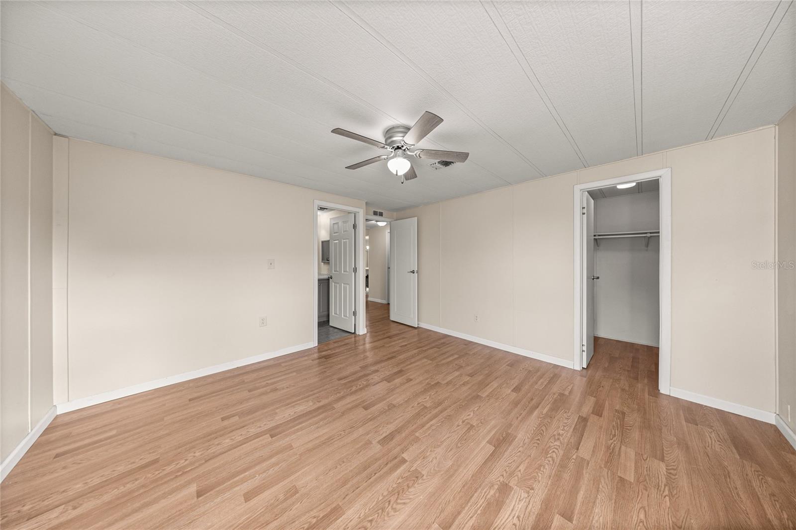 712 DEVON DR, LADY LAKE, FL, 32159