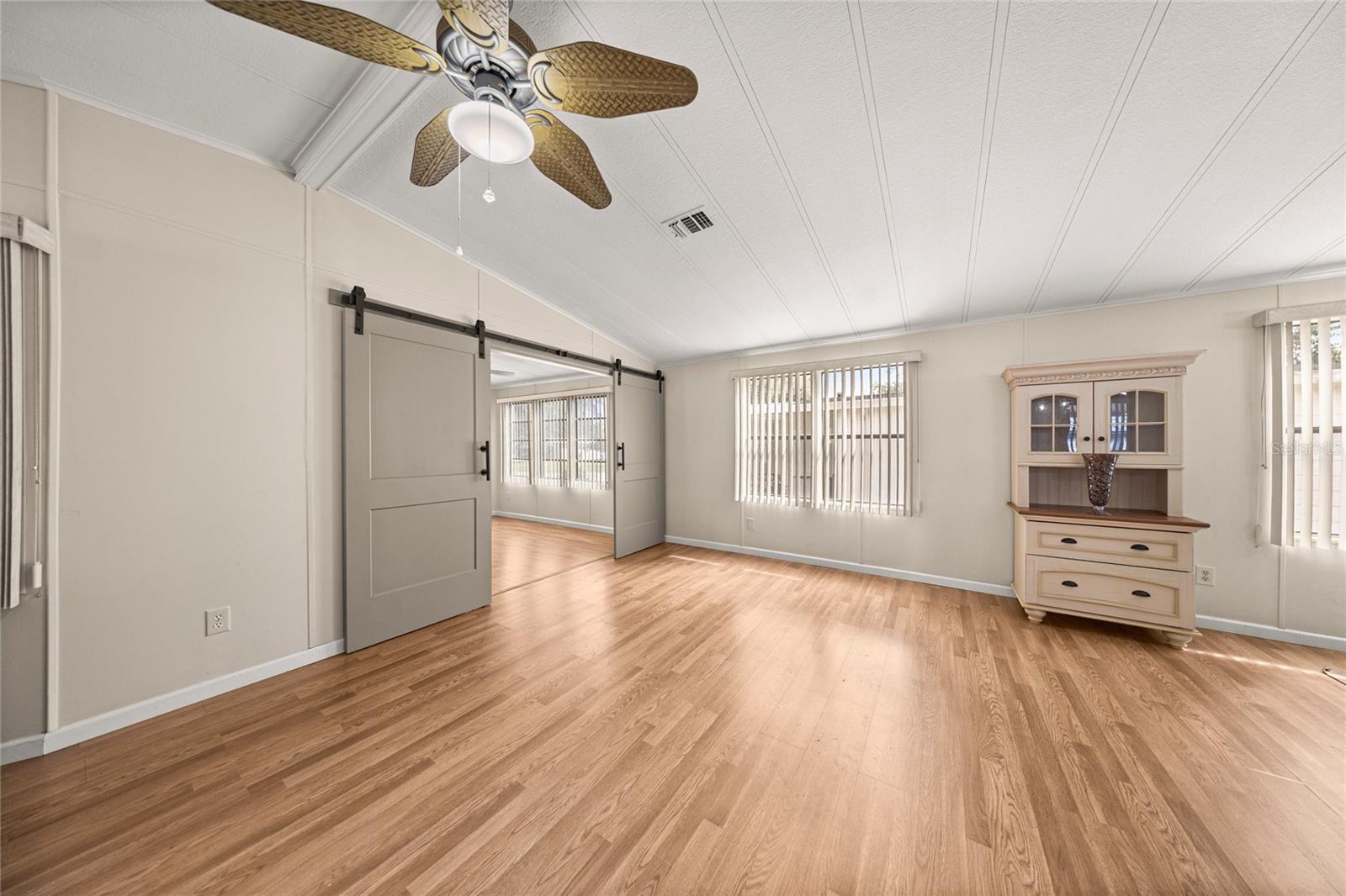 712 DEVON DR, LADY LAKE, FL, 32159