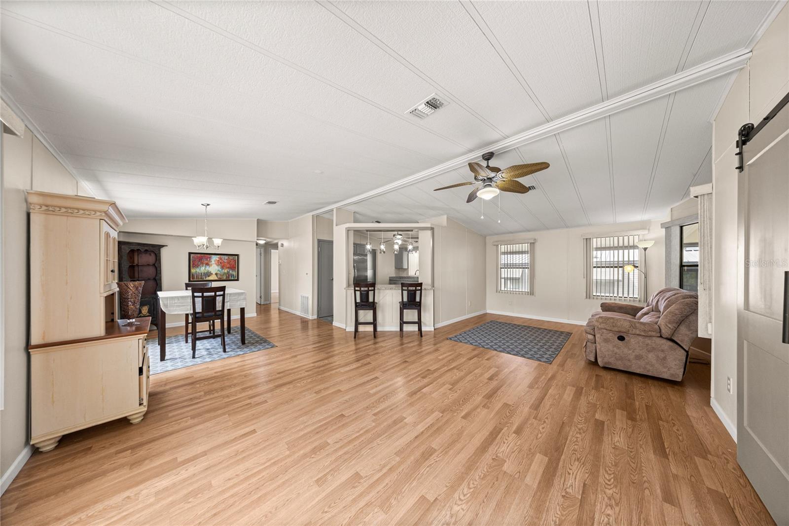 712 DEVON DR, LADY LAKE, FL, 32159