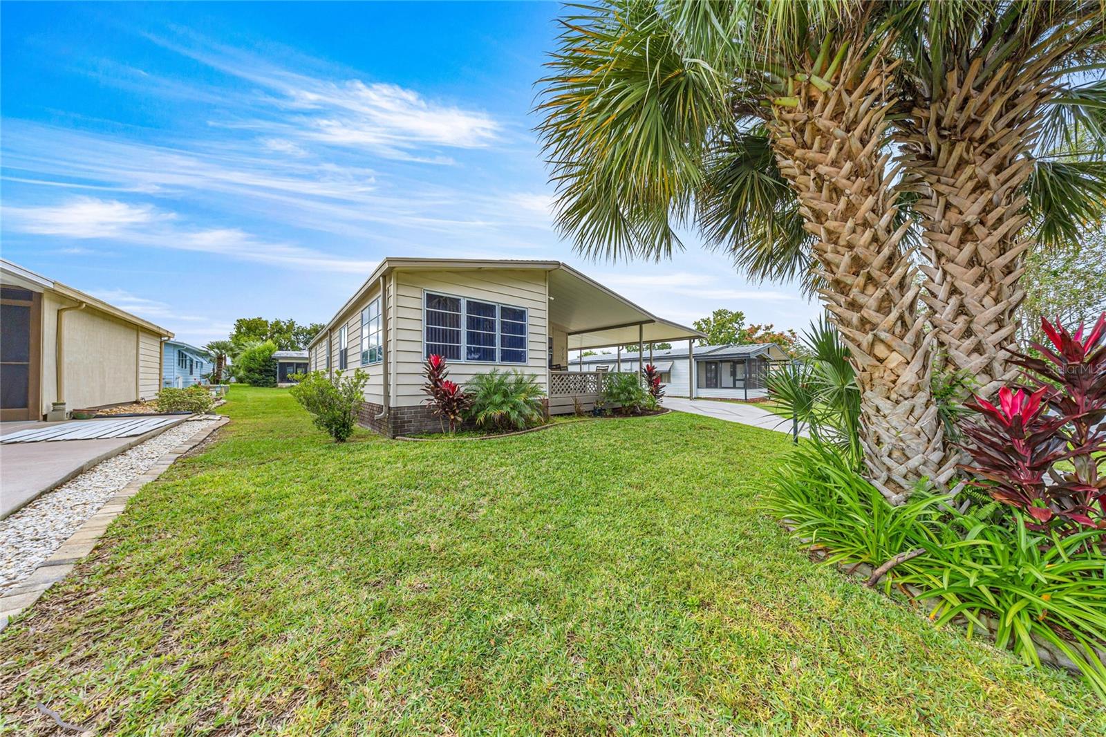 712 DEVON DR, LADY LAKE, FL, 32159