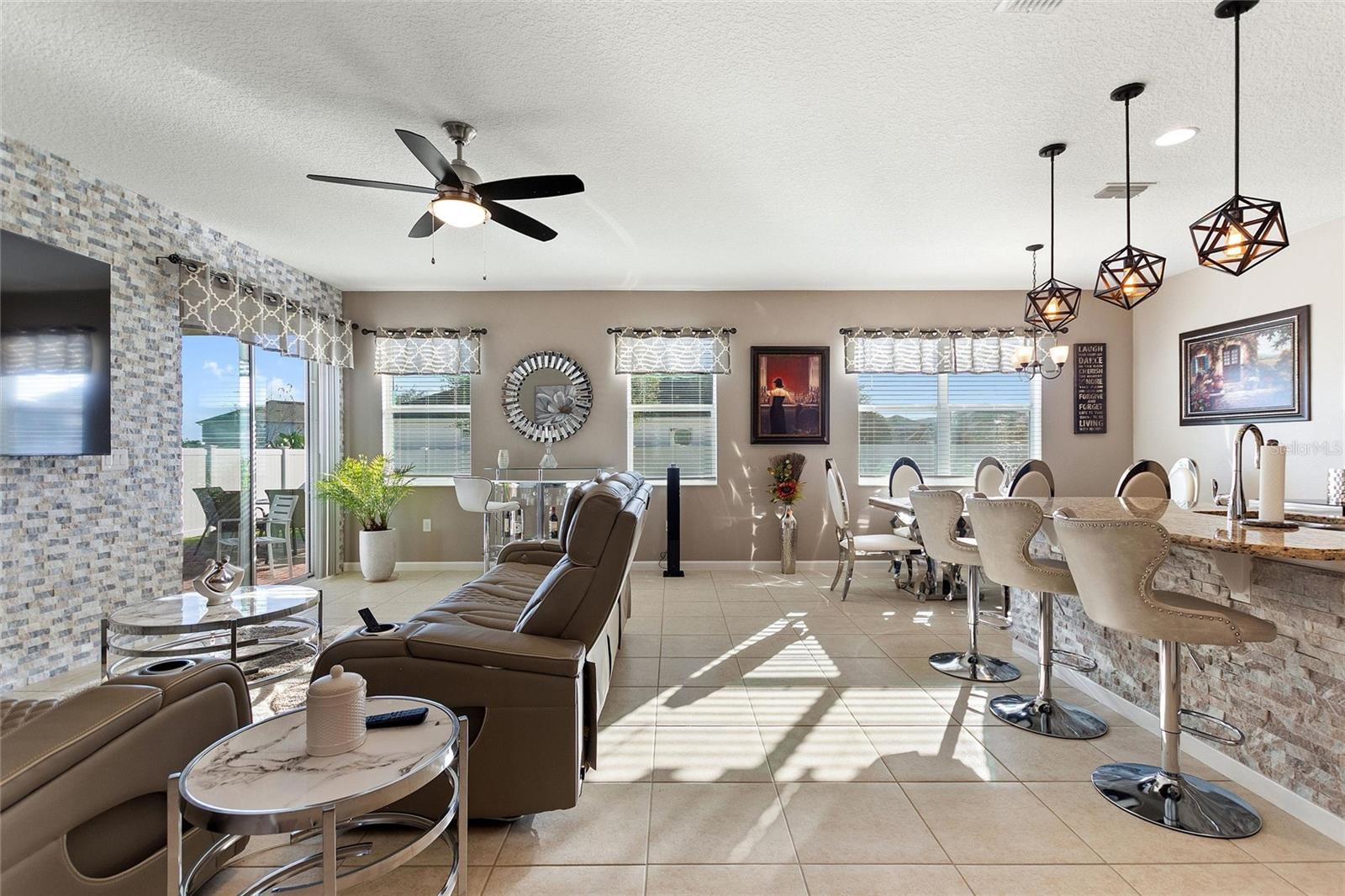 428 SAPPHIRE DR, DAVENPORT, FL, 33837